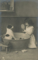 Real Photo Bath Girl And Ratier Dog Bathtub. Baignoire  Sponge Miror Eponge Miroir - Dogs