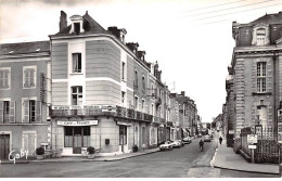 53 - CHATEAU GONTIER - SAN51723 - Rue Thiers - CPSM 14x9 Cm - Chateau Gontier