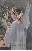 Anges - N°84043 - Joyeux Noël - Ange Gardien Décorant Un Sapin - Angels