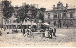 64 - BAYONNE - SAN53124 - La Place Saint Esprit - Fontaine Et Inscription Maritime - Bayonne