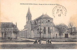 86 - NEUVILLE DE POITOU - SAN49482 - Champ De Foire Et Abside De L'Eglise - Neuville En Poitou