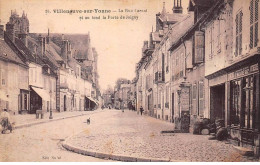 89 - VILLENEUVE SUR YONNE - SAN49496 - La Rue Carnot - Au Fond La Porte De Joigny - Villeneuve-sur-Yonne