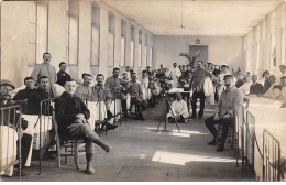 Santé - N°84178 - Militaires Blessés, Infirmières Dans Une Salle Dortoir - Carte Photo à Localiser - Santé