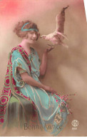 Fantaisies - N°84239 - Femme - Bonne Année - Jeune Femme Avec Un Oiseau Posé Sur La Main - Mujeres