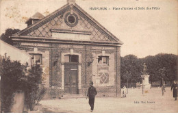 76 - HATFLEUR - SAN46762 - Place D'Armes Et Salle Des Fêtes - Harfleur