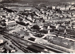 13 . N° Kri10199 . Miramas. Vue Aerienne Quartier De La Gare . N°23842 A. Edition Combier  . Cpsm 10X15 Cm . - Altri & Non Classificati