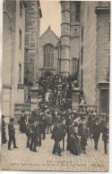 29 MORLAIX  Eglise Saint-Mélaine - Sortie De La Messe De 9 Heures (très Animée) - Morlaix