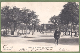 CPA Dos Précurseur - PYRÉNÉES ATLANTIQUES - BAYONNE - LE KIOSQUE ET LA PLACE D'ARMES - Animation - Bayonne