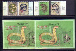 2002 MALAYSIA  SNAKES -Cobra Mi-1082 /87 (Block 60D + 60B)  4v+2 S/S Perf.+imperforated - MNH - Malaysia (1964-...)