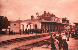 Fontenay Le Comte : Intérieur De La Gare - Fontenay Le Comte