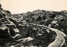 13 - Les Baux De Provence - Route De Saint-Rémy - Mention Photographie Véritable - CPSM Grand Format - Voir Scans Recto- - Les-Baux-de-Provence