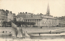 Nantes * La Bourse Et La Place De L'église St Nicolas - Nantes