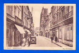 F-80-Abbeville-13P140 Rue St Vulfran, Vieille Voiture, Commerces, Animation, Cpa BE - Abbeville