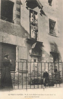 Nantes * Le Vieux Nantes * Notre Dame De La Délivrance Dans La Cour Du N°15 De A Rue Des Carmes - Nantes