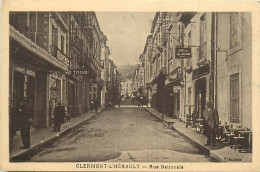 - Dpts Div.-ref-BN221- Herault - Clermont L Herault - Rue Nationale - Draperies Tissus - Panneau " Allons Chez Antonin " - Clermont L'Hérault