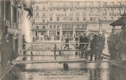 Nantes * Les Inondations Février 1904 * La Place Du Commerce * Catastrophe Crue Passerelle - Nantes