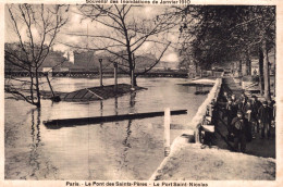 75 - PARIS - SOUVENIR DES INONDATIONS 1910 / LE PONT DES SAINTS PERES - LE PORT SAINT NICOLAS - Inondations De 1910