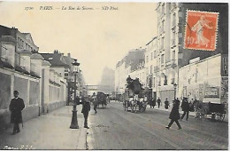 CPA Paris La Rue De Sèvres - Arrondissement: 07
