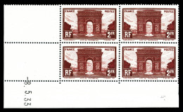 ** N°258, Arc De Triomphe En Bloc De Quatre Coin De Feuille Daté Du 8/5/33, TB  Qualité: **  Cote: 475 Euros - 1930-1939