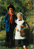 Folklore - Auvergne - Groupe Folklorique Les Enfants De L'Auvergne De Clermont-Ferrand - Couple D'enfants - CPM - Carte  - Costumi