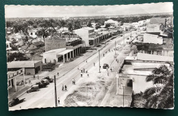 Douala, Rue Du 27 Aout, Lib "Au Messager", N° 1556 - Camerún