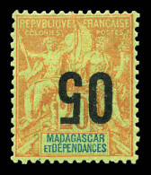 * N°112, 05 Sur 20c: Surcharge Renversée, Très Bon Centrage. TTB  Qualité: *  Cote: 300 Euros - Unused Stamps