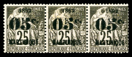 * N°29ba, 05 Sur 25c: Erreurs De Chiffres 1882 Au Lieu De 1892 Tenant à Normaux Au Centre D'une Bde De 3. SUP (certifica - Unused Stamps