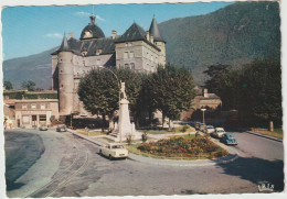 Isère : VIZILLE : La  Place Et  Château  , Voiture  Peugeot - Vizille