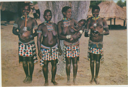 Zimbabwe : B ' Tonkas With Hubble Pipes , Femmes  Sein Nue - Zimbabwe