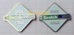 PAT14950 STICK COLLE SCOTCH  MATERIEL De BUREAU  PAPETERIE Lot De 2 Pin's Différents - Trademarks