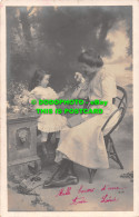 R487974 Woman And Girl. Flowers. Postcard - Welt