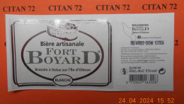 1  ETIQUETTE  De  BIERE   BRASSERIE   FORT  BOYARD  BLANCHE    17550  DOLUS D' OLERON   33 CL - Beer