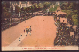 LOURDES PROCESSION DU SAINT SACREMENT - Lugares Santos