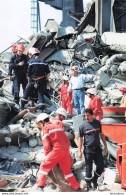 BLAYE PRES DE BORDEAUX CATASTROPHE EXPLOSION DES SILOS A GRAINS 11 MORTS 1997 PHOTO DE PRESSE AGENCE ANGELI 27X18CM R5 - Orte