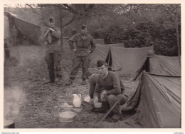 PERIODE GUERRE D'ALGERIE SOUK EL ARBA  REGIMENT DE JACQUES CHIRAC ET PIERRE LAMBERT LIMAT  PHOTO ORIGINALE 10X7CM R10 - Guerra, Militares