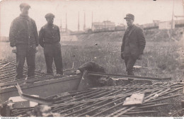 CARTE PHOTO CONVOI FERROVIAIRE BELGE ATTENTAT A DUISBOURG LE 30 JUIN 1923 LIGNE DUISBOURG - CREFELD PONT D'HOCHFELD R3 - Sonstige & Ohne Zuordnung