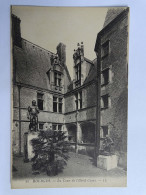 CPA 18 Cher - BOURGES - La Cour De L'Hôtel Cujas - Bourges