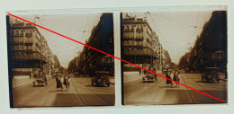 Photo Sur Plaque De Verre, Boulevard, Avenue, Rue, Immeubles, Voitures, Rails, Commerces, Cinéma, Animée, Années 1930. - Glasplaten