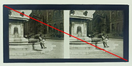 Photo Sur Plaque De Verre, Voiture, Attelage, Cheval, Place, Statue, Lion, Fontaine, Bâtiment, Rue, Animée, Années 1930. - Diapositiva Su Vetro