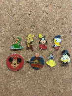 Lot Van 8 Disney Pins, Mickey Mouse, Donald Duck, Snow White, Capitain Hook, Etc... - Disney