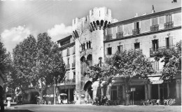 Manosque * Place , Et Porte Saunerie * Bar Moderne - Manosque