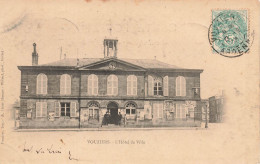 Vouziers * Place Et Façade De L'hôtel De Ville - Vouziers