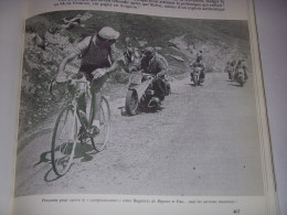 CYCLISME COUPURE LIVRE T407 Tdf1952 Fausto COPPI SEUL Dans Les PYRENEES          - Sport