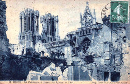51 - Marne -  REIMS -  La Cathedrale A Travers Les Ruines - Guerre 1914 - Reims