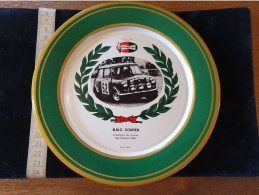 Assiette Pub Bougies  Champion Courses Automobile Les Champions De 1965 - Rallyeschilder