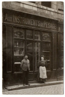 Devanture Du Magasin " Aux Instrument De Pesage ". Maison David. Carte Photo Animée Non Située - Shops