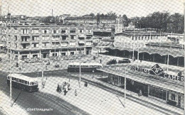 Arnhem, Stationsplein  (Een Raster Op De Kaart Is Veroorzaakt Door Het Scannen; De Afbeelding Is Helder) (met Autobussen - Arnhem