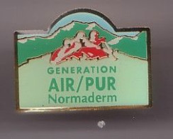 Pin's Cosmétiques  Génération Air Pur Normaderm Rafting Réf 645 - Other & Unclassified