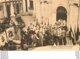 14.  LISIEUX .  Un Jour De Procession .  Entrée De La Châsse Au Carmel . - Lisieux