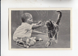 Mit Trumpf Durch Alle Welt Tiere Und Kinder I Kleines Mädchen Mit Katze   C Serie 10 # 5 Von 1934 - Zigarettenmarken